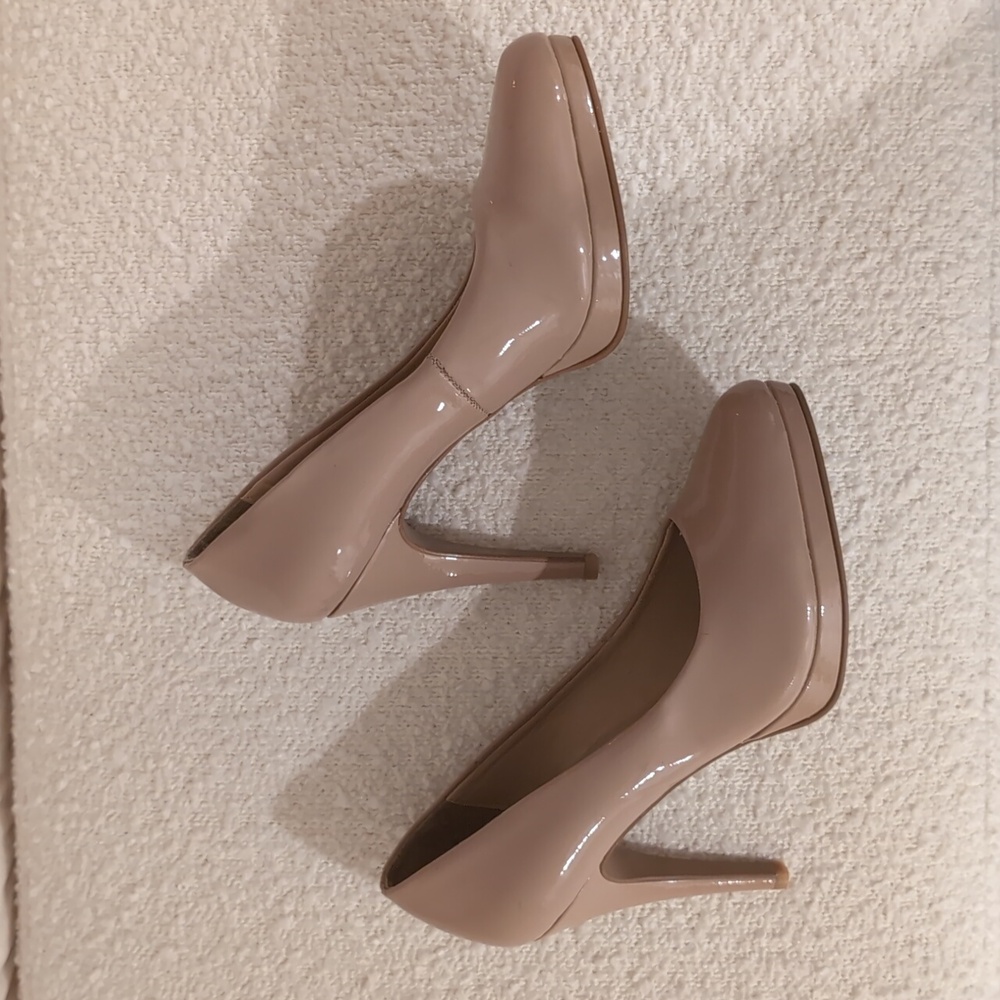 Nude/taupey Nude RSVP Pumps Heels 9.5